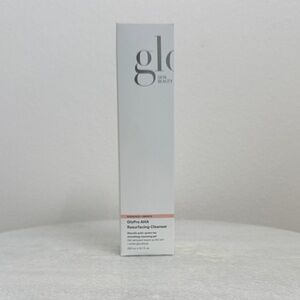 Glo Skin Beauty GlyPro AHA Resurfacing Cleanser – White with Peach Accent